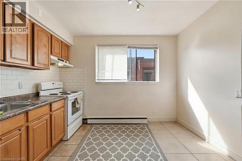 1254 Fennell Avenue E, Hamilton, ON - Indoor Photo Showing Kitchen