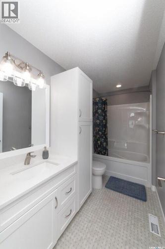 35 Lake Avenue, Jackfish Lake, SK - Indoor Photo Showing Bathroom
