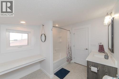 35 Lake Avenue, Jackfish Lake, SK - Indoor Photo Showing Bathroom