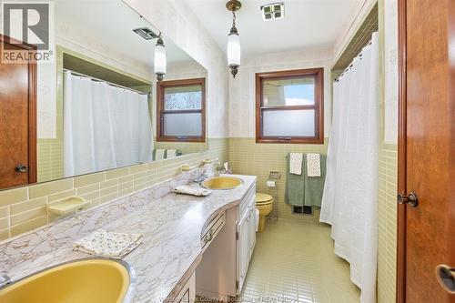 1565 Roxborough, Windsor, ON - Indoor
