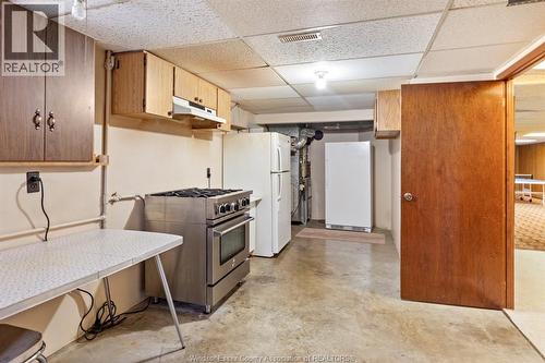 1565 Roxborough, Windsor, ON - Indoor Photo Showing Laundry Room