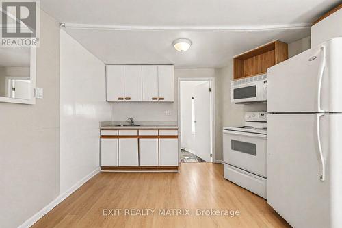 70 Bolton Street, Ottawa, ON - Indoor Photo Showing Kitchen