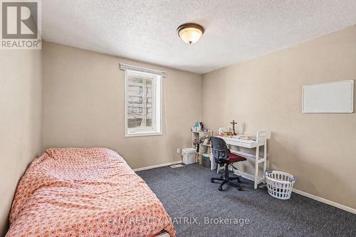 70 Bolton Street, Ottawa, ON - Indoor Photo Showing Bedroom