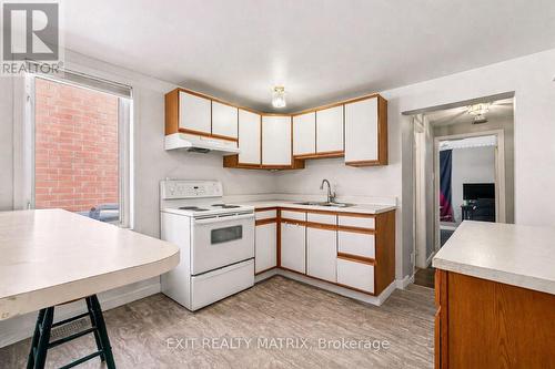 70 Bolton Street, Ottawa, ON - Indoor Photo Showing Kitchen