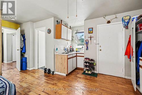 70 Bolton Street, Ottawa, ON - Indoor Photo Showing Other Room