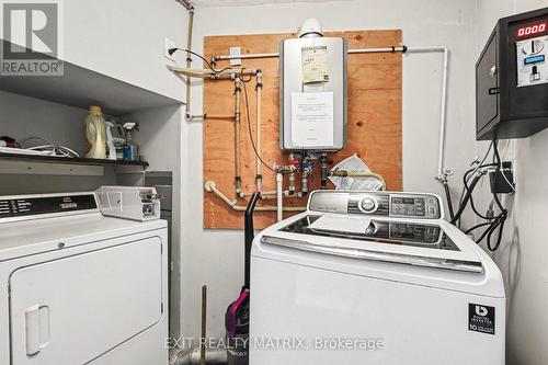 Coin Operated - 70 Bolton Street, Ottawa, ON - Indoor Photo Showing Laundry Room