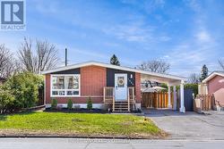 1004 PLEASANT PARK ROAD  Ottawa, ON K1G 2A1
