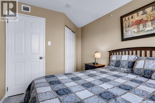 680 424 Spadina Crescent E, Saskatoon, SK - Indoor Photo Showing Bedroom