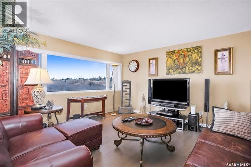 680 424 Spadina Crescent E, Saskatoon, SK - Indoor Photo Showing Living Room