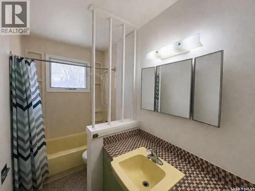 56 Marsh Crescent, Regina, SK - Indoor Photo Showing Bathroom