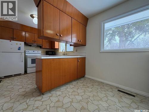 56 Marsh Crescent, Regina, SK - Indoor Photo Showing Kitchen