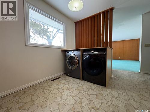 56 Marsh Crescent, Regina, SK - Indoor Photo Showing Laundry Room