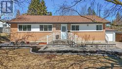 5 FERNDALE AVENUE Peterborough (Monaghan Ward 2), ON K9J 1L9