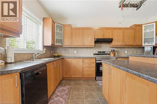 4301 Arejay Avenue, Lincoln, ON - Indoor Photo Showing Kitchen With Double Sink
