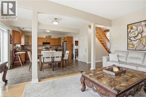 4301 Arejay Avenue, Lincoln, ON - Indoor Photo Showing Living Room