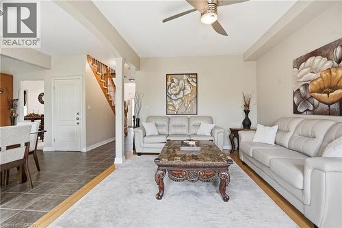 4301 Arejay Avenue, Lincoln, ON - Indoor Photo Showing Living Room