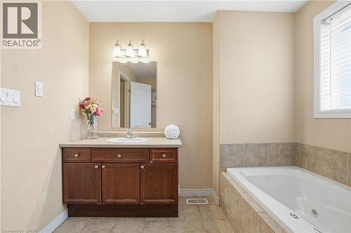 4301 Arejay Avenue, Lincoln, ON - Indoor Photo Showing Bathroom