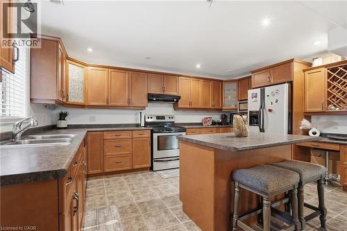 4301 Arejay Avenue, Lincoln, ON - Indoor Photo Showing Kitchen With Double Sink