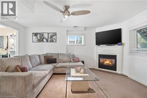 4301 Arejay Avenue, Lincoln, ON - Indoor Photo Showing Living Room With Fireplace