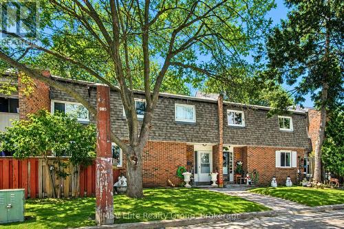 2 - 105 DOVEDALE DRIVE  Whitby, ON L1N 1Z7