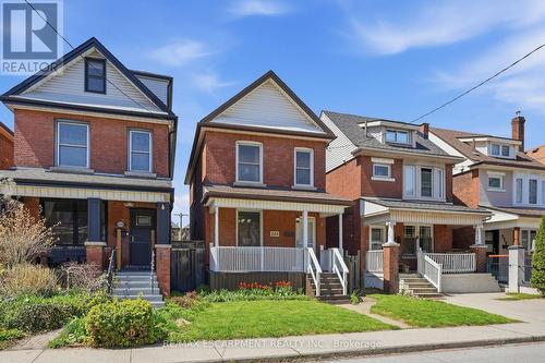 224 BALSAM AVENUE S  Hamilton, ON L8M 3C1