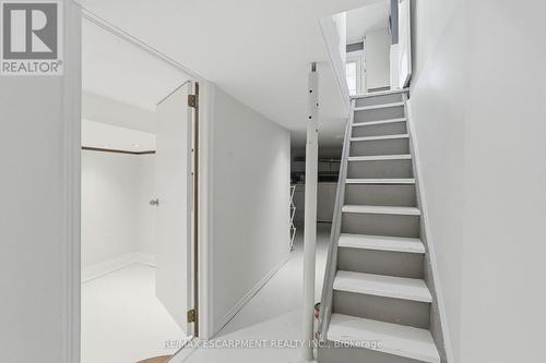224 Balsam Avenue S, Hamilton, ON - Indoor Photo Showing Other Room