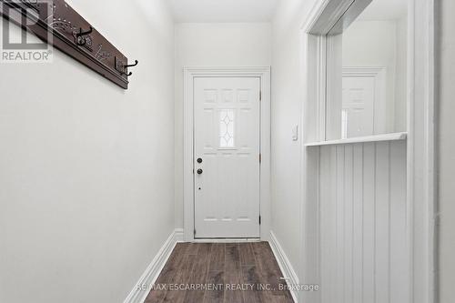 224 Balsam Avenue S, Hamilton, ON - Indoor Photo Showing Other Room
