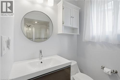 2 Amore Boulevard, Hamilton, ON - Indoor Photo Showing Bathroom