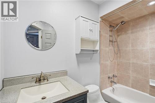 2 Amore Boulevard, Hamilton, ON - Indoor Photo Showing Bathroom