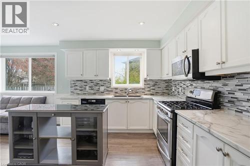 2 Amore Boulevard, Hamilton, ON - Indoor Photo Showing Kitchen With Upgraded Kitchen