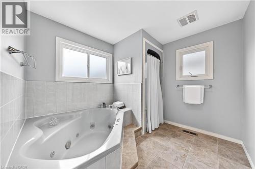 40 Old Maple Lane, Kitchener, ON - Indoor Photo Showing Bathroom