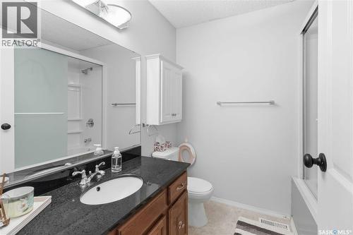 363 Candle Crescent, Saskatoon, SK - Indoor Photo Showing Bathroom