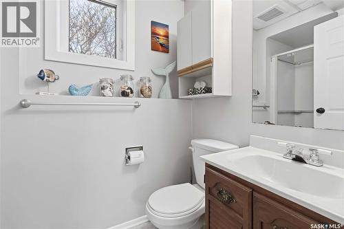 363 Candle Crescent, Saskatoon, SK - Indoor Photo Showing Bathroom