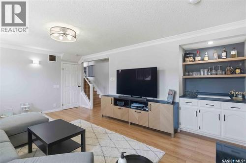 363 Candle Crescent, Saskatoon, SK - Indoor Photo Showing Living Room