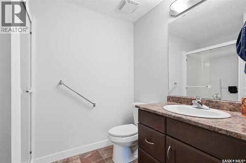 101 110 Hampton Circle, Saskatoon, SK - Indoor Photo Showing Bathroom