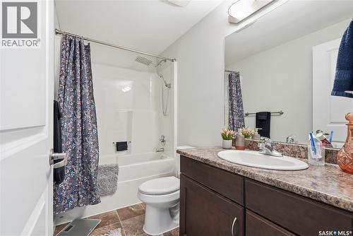 101 110 Hampton Circle, Saskatoon, SK - Indoor Photo Showing Bathroom