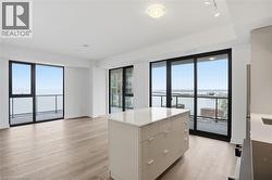 2075 LAKESHORE Road Unit# 1608 Burlington, ON L7R 1E2