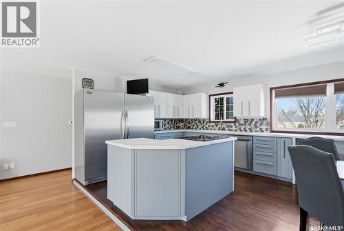 202 Coben Crescent, Saskatoon, SK - Indoor Photo Showing Kitchen With Stainless Steel Kitchen