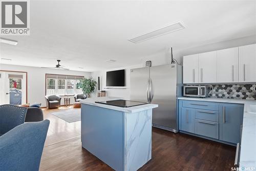 202 Coben Crescent, Saskatoon, SK - Indoor Photo Showing Kitchen With Stainless Steel Kitchen