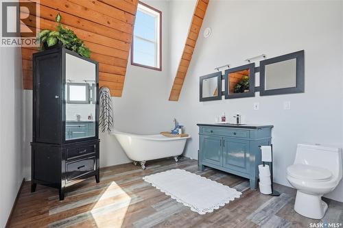 202 Coben Crescent, Saskatoon, SK - Indoor Photo Showing Bathroom