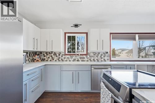 202 Coben Crescent, Saskatoon, SK - Indoor Photo Showing Kitchen With Double Sink