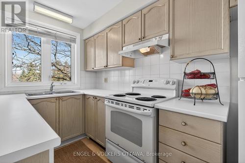 211 Briston Private, Ottawa, ON - Indoor Photo Showing Kitchen With Double Sink