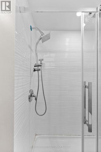Walk-in Shower - 1318 Avenue Q, Ottawa, ON - Indoor Photo Showing Bathroom