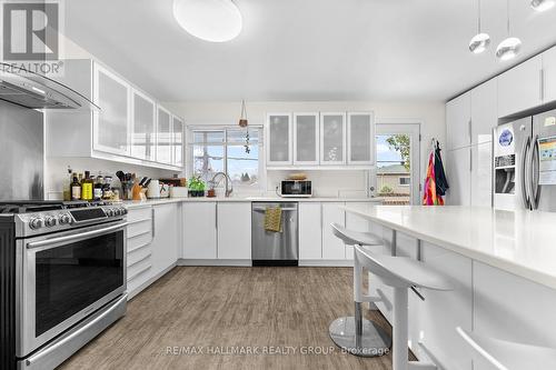 1318 Avenue Q, Ottawa, ON - Indoor Photo Showing Kitchen With Upgraded Kitchen