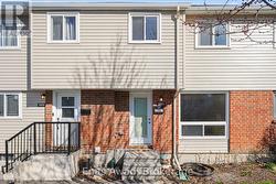 58 - 2001 KELDEN CRESCENT Ottawa, ON K1B 4Y1