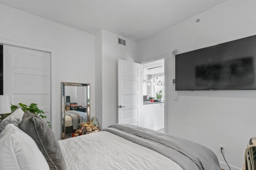 Chambre à coucher - 309-635 Rue St-Maurice, Montréal (Ville-Marie), QC - Indoor Photo Showing Bedroom