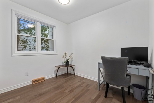 Bedroom - 31 Rue Pasteur, Dollard-Des-Ormeaux, QC - Indoor Photo Showing Office