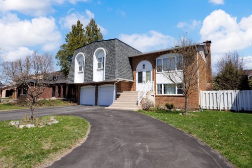 Front of Structure - 31 Rue Pasteur, Dollard-Des-Ormeaux, QC - Outdoor With Facade