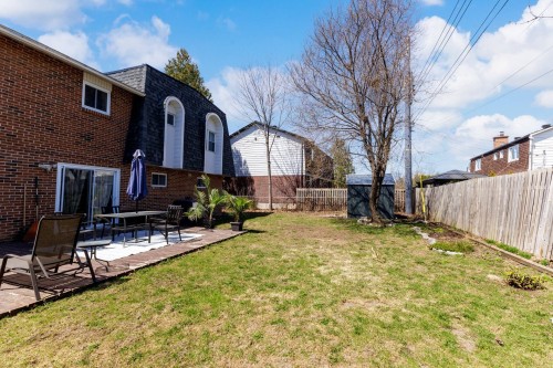 Courtyard - 31 Rue Pasteur, Dollard-Des-Ormeaux, QC - Outdoor