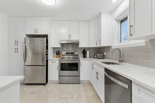 Kitchen - 31 Rue Pasteur, Dollard-Des-Ormeaux, QC - Indoor Photo Showing Kitchen